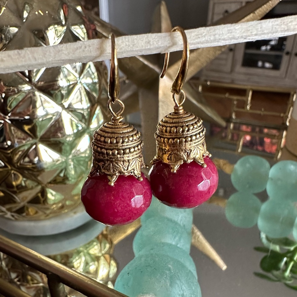 Vtg. Gold Faceted Red Jasper Earrings